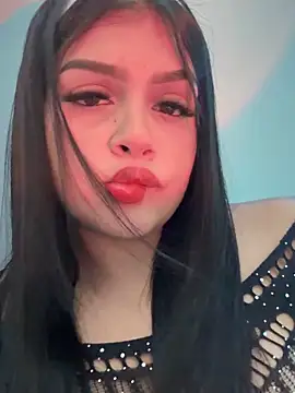 Snapshot of Lucianacuoper chatting on November 27, 5:37 pm Lucianacuoper online show from November 27, 5:37 pm