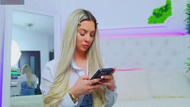 Snapshot of AriannaSins chatting on January 27, 12:58 pm AriannaSins online show from January 27, 12:58 pm