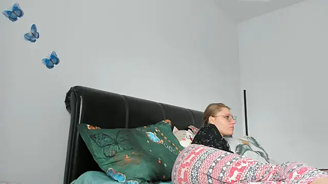 SandyCassie online show from March 28, 1:11 pm