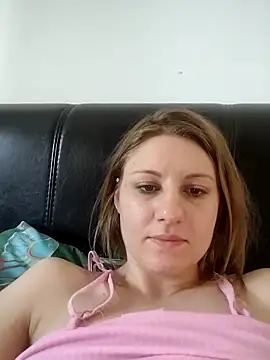 Snapshot of SandyCassie chatting on April 27, 7:39 am SandyCassie online show from April 27, 7:39 am