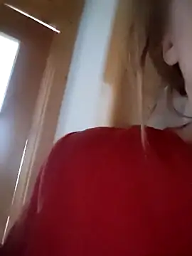 Snapshot of SandyCassie chatting on May 4, 7:48 am SandyCassie online show from May 4, 7:48 am