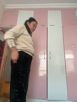 Snapshot of aini-maili chatting on December 3, 6:54 am aini-maili online show from December 3, 6:54 am