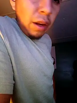 Snapshot of Penelargo1233r chatting on October 19, 10:21 pm Penelargo1233r online show from October 19, 10:21 pm