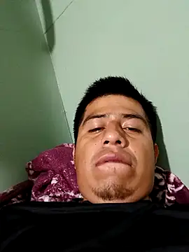 Snapshot of Penelargo1233r chatting on December 17, 10:54 am Penelargo1233r online show from December 17, 10:54 am