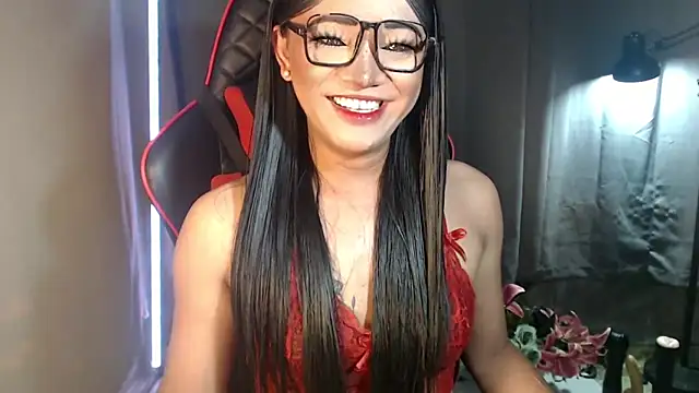 Snapshot of smokeprincess chatting on December 4, 8:28 pm smokeprincess online show from December 4, 8:28 pm