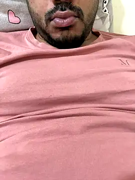 Handsome8677 online show from December 19, 1:34 am