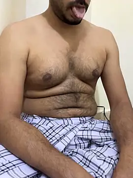 Handsome8677 online show from April 10, 10:36 pm