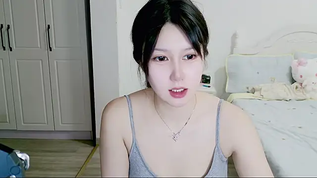 Snapshot of The_icy_moon chatting on June 8, 12:27 pm The icy moon online show from June 8, 12:27 pm