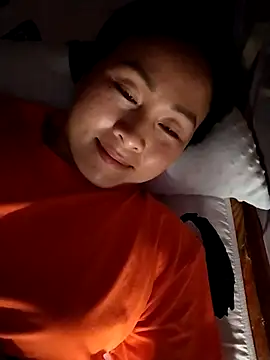 Snapshot of Spring-mky chatting on February 24, 7:06 am Spring-mky online show from February 24, 7:06 am