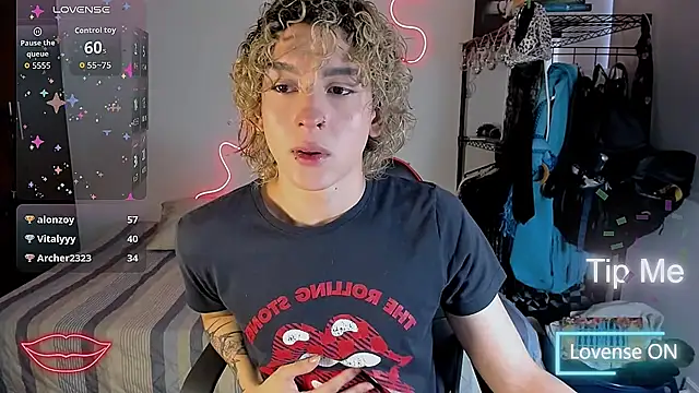 Snapshot of Lyric_Mirage chatting on November 7, 9:37 pm Lyric Mirage online show from November 7, 9:37 pm