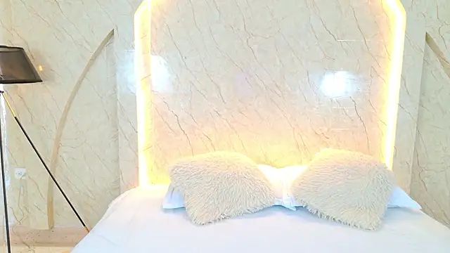 Snapshot of Antonella_Russo1 chatting on July 18, 1:26 pm Antonella Russo1 online show from July 18, 1:26 pm