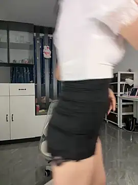 littlesluttycat online show from April 1, 3:20 pm