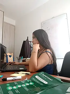 Snapshot of Kiramane chatting on November 4, 5:01 pm Kiramane online show from November 4, 5:01 pm