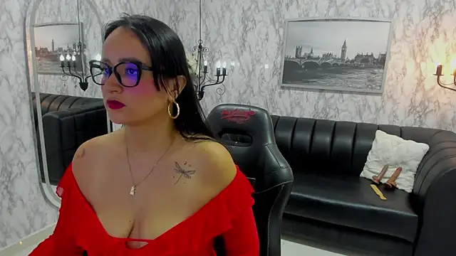 Snapshot of AlexandraMilff chatting on November 23, 4:01 am AlexandraMilff online show from November 23, 4:01 am