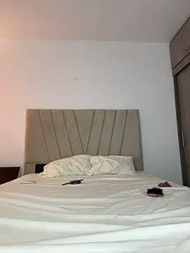 Julietalcl online show from February 21, 7:15 pm