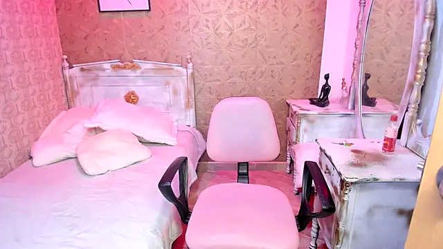 Sara clk online show from December 17, 8:04 pm