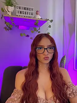 Snapshot of Im_sofiaaa chatting on December 13, 7:53 pm Im sofiaaa online show from December 13, 7:53 pm