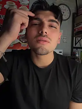 Snapshot of emir343475 chatting on December 15, 3:49 pm emir343475 online show from December 15, 3:49 pm