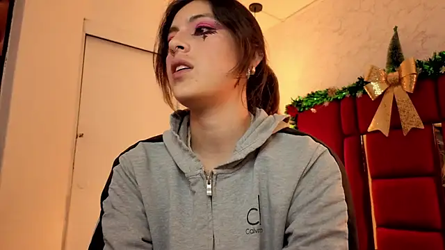 moon winy online show from December 21, 11:45 pm