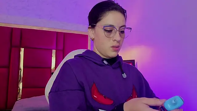 moon winy online show from April 17, 11:46 am