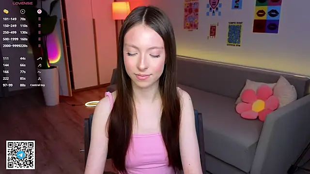 Yasmin Kass online show from March 27, 6:41 am