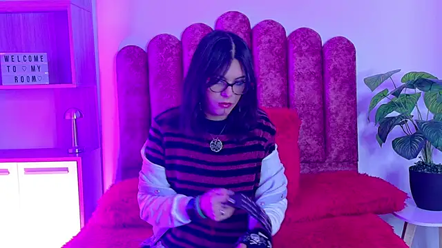 Snapshot of Lullaby_Charade chatting on November 19, 11:54 am Lullaby Charade online show from November 19, 11:54 am