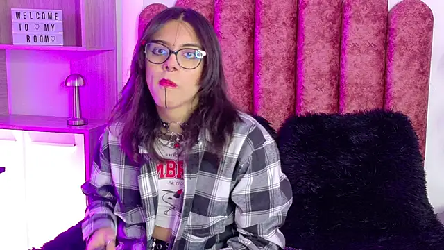 Snapshot of Lullaby_Charade chatting on November 21, 12:04 pm Lullaby Charade online show from November 21, 12:04 pm