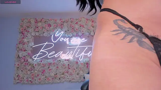 MeganCross1 online show from November 15, 4:43 am