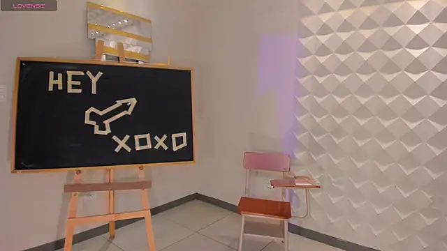 Snapshot of ScarlettBlaze_ chatting on October 31, 1:01 pm ScarlettBlaze  online show from October 31, 1:01 pm