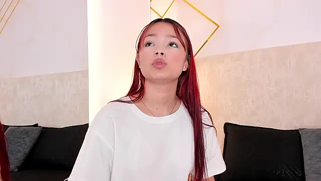 Snapshot of Martinaa_Garcia chatting on February 9, 7:29 pm Martinaa Garcia online show from February 9, 7:29 pm