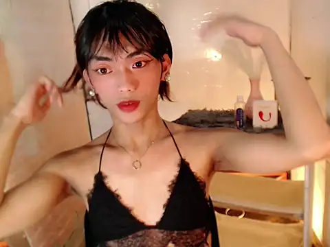 HaileyPresly online show from April 16, 2:29 pm