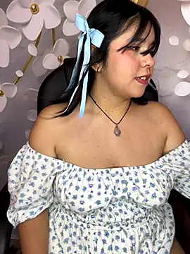 Snapshot of _Bella_7 chatting on October 28, 2:37 am Bella 7 online show from October 28, 2:37 am