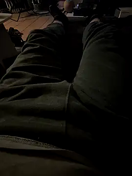 Snapshot of michindm chatting on November 1, 9:50 pm michindm online show from November 1, 9:50 pm