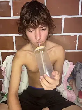 JoelnClouds online show from April 3, 7:45 pm