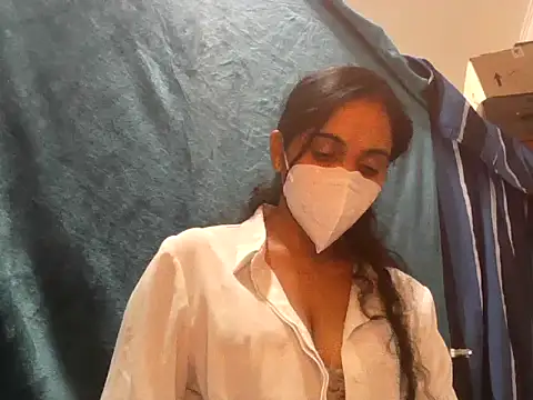 shainiasha1 online show from May 27, 5:32 pm