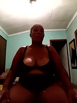 boobsqueenxo online show from February 19, 9:11 pm