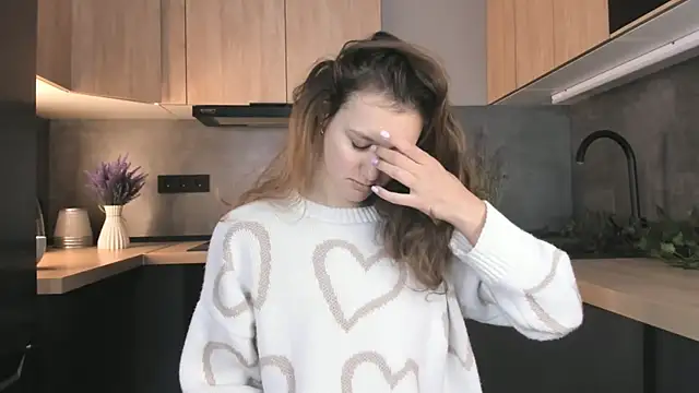 Snapshot of FoxFever chatting on December 2, 6:30 am FoxFever online show from December 2, 6:30 am