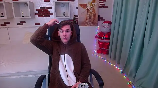 BradyFlint online show from December 16, 5:23 am