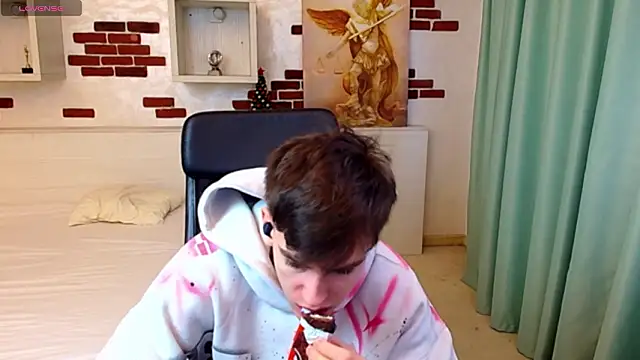 BradyFlint online show from February 13, 6:53 am