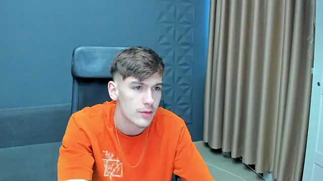 BradyFlint online show from April 8, 4:12 am