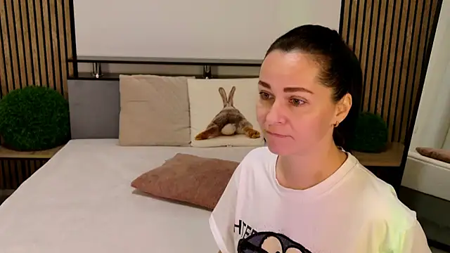DitaNoir online show from May 15, 5:58 am