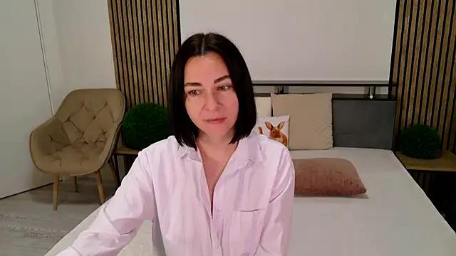Snapshot of DitaNoir chatting on July 13, 5:43 am DitaNoir online show from July 13, 5:43 am