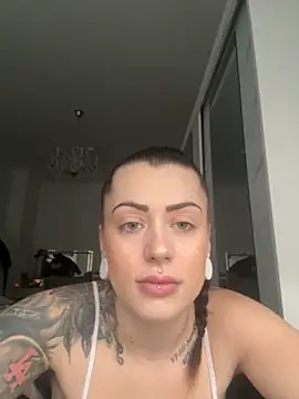 Barbie 1312 online show from October 31, 1:12 pm