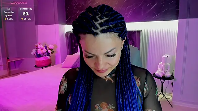 Snapshot of Maya_Levin chatting on November 19, 1:05 am Maya Levin online show from November 19, 1:05 am