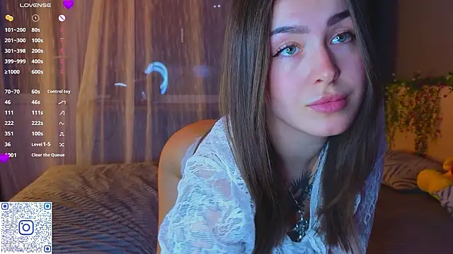 TinyMollys online show from February 13, 4:58 pm