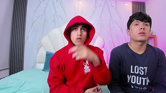 hoot booys  online show from April 5, 8:50 pm