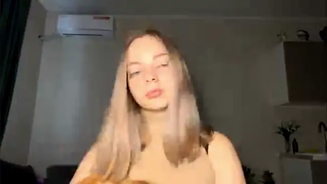 Snapshot of WrithenStub chatting on November 11, 8:14 am WrithenStub online show from November 11, 8:14 am