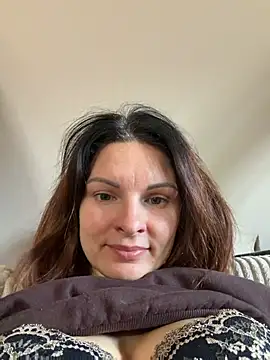 kinkysarahx online show from April 5, 1:30 pm