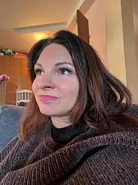 kinkysarahx online show from April 8, 2:06 pm