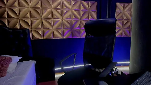 Snapshot of lovenatasha_ chatting on October 28, 5:15 pm lovenatasha online show from October 28, 5:15 pm